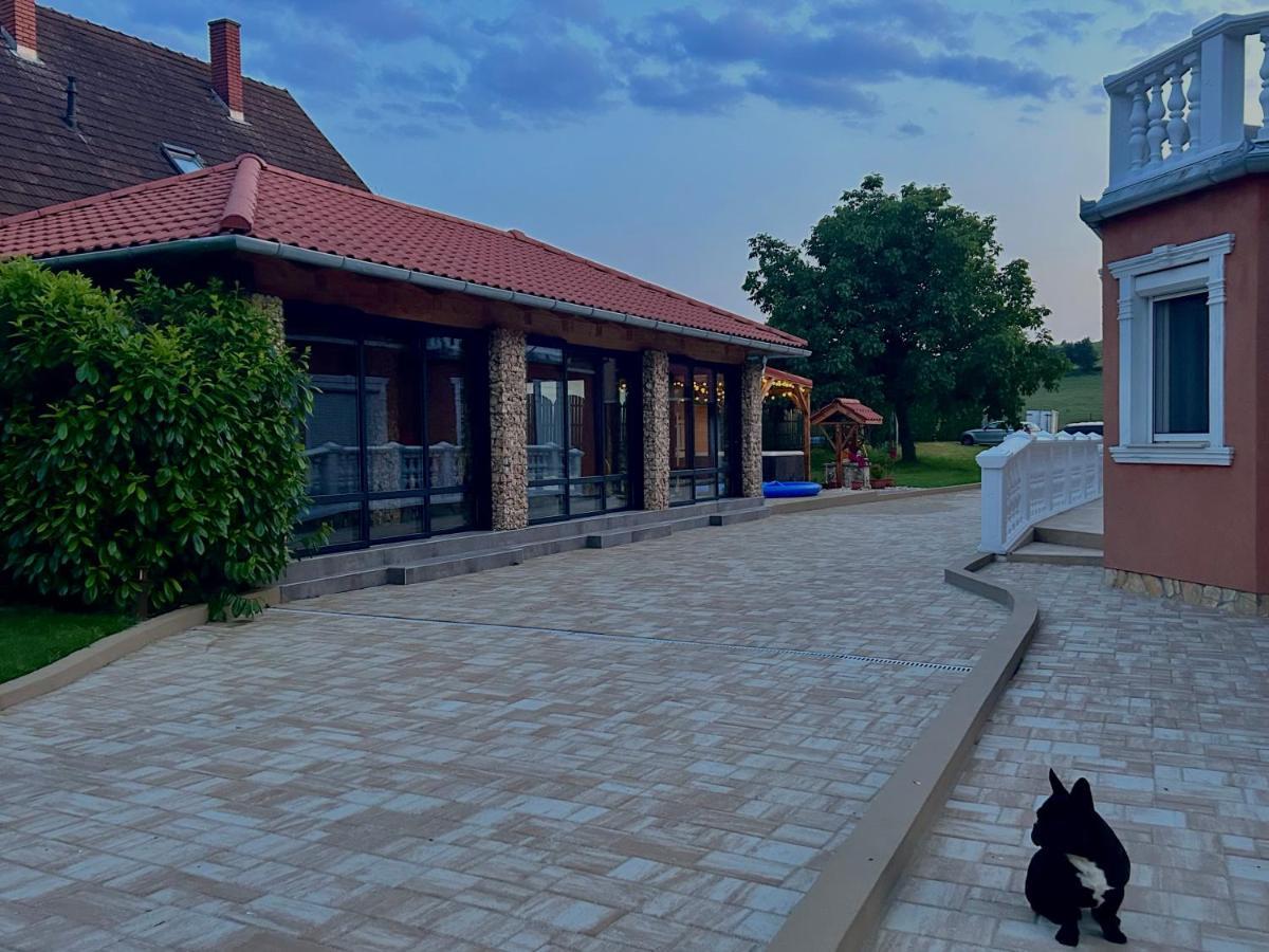 Bikeaway Guesthouse Kereki Екстериор снимка